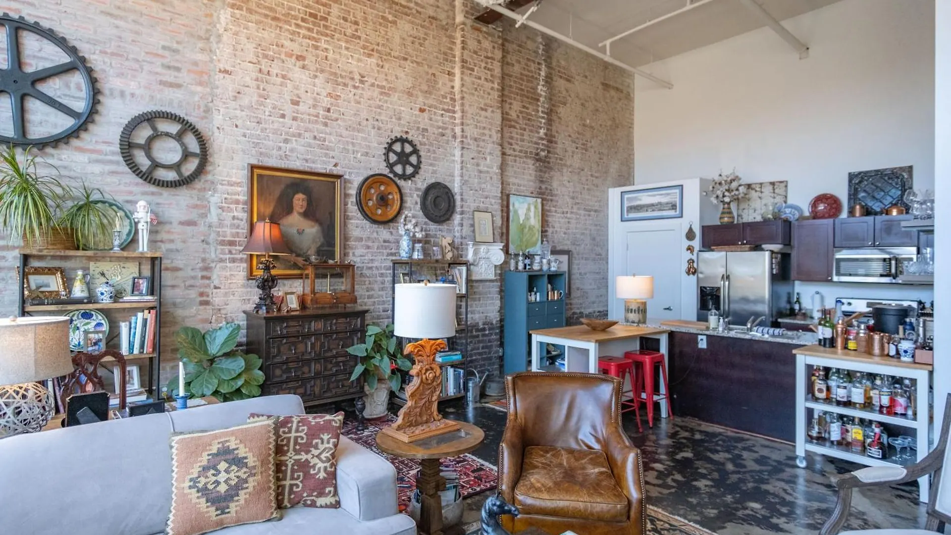 Elegant Downtown Memphis Loft - Walk To Beale St! Apartment