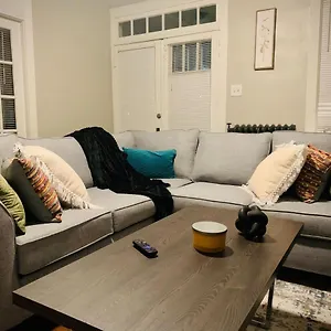  Apartment 2br Hideaway Just 2 Miles From Beale St And Overton Square!
