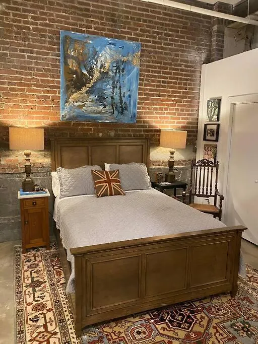 Elegant Downtown Memphis Loft - Walk To Beale St! Apartment
