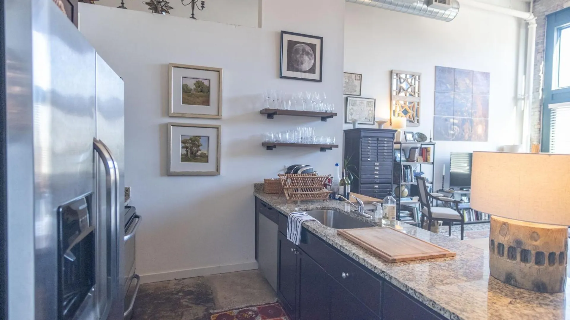 Elegant Downtown Memphis Loft - Walk To Beale St! Apartment